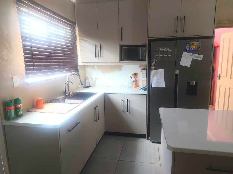 2 Bedroom Property for Sale in Moorreesburg Western Cape